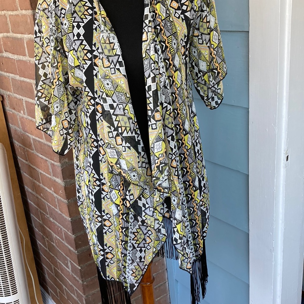 Small LuLaRoe kimono black and yellow with black fringe